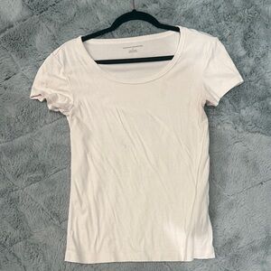 Amazon Essentials Women's Short Sleeve Cream Tee